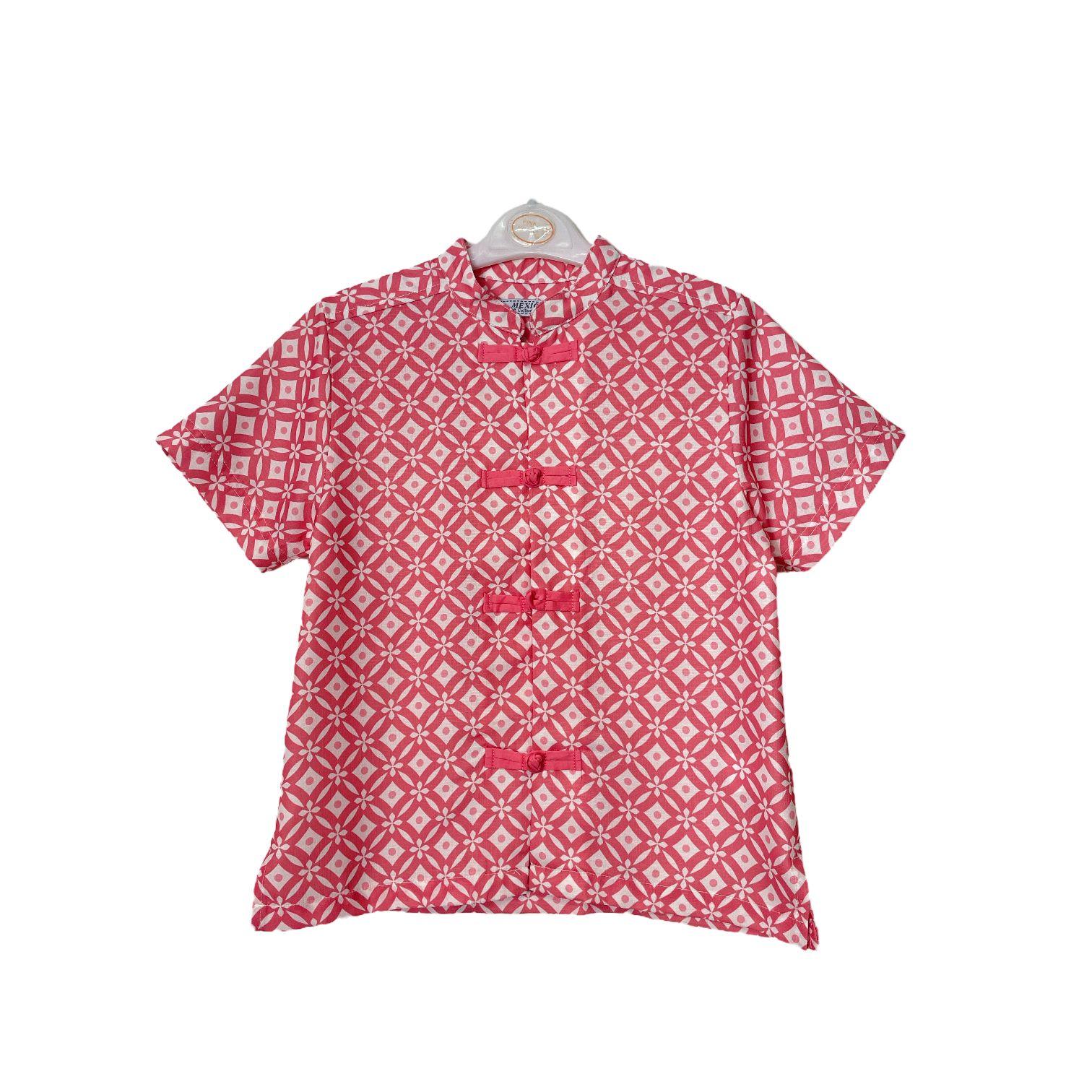 Reference photo of a red patterned short-sleeved shirt